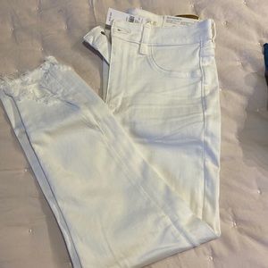Brand New American Eagle Jeans size 8 short